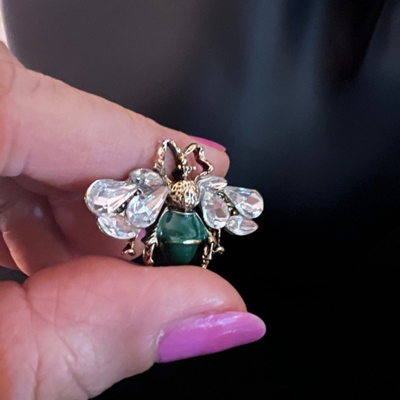 Honey BEE SHAPE EARRING , GREEN - Picture 8 of 11